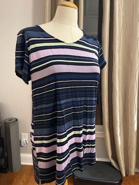 Liz Claiborne Striped Short Sleeve Tee in Navy, Lavender